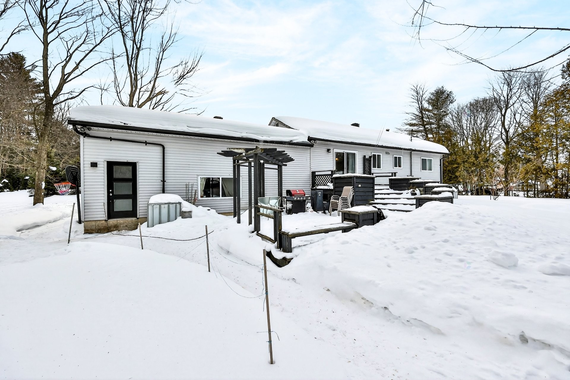 









147


Rue Leclerc

,
Sainte-Anne-des-Plaines,




QC
J5N2G7

