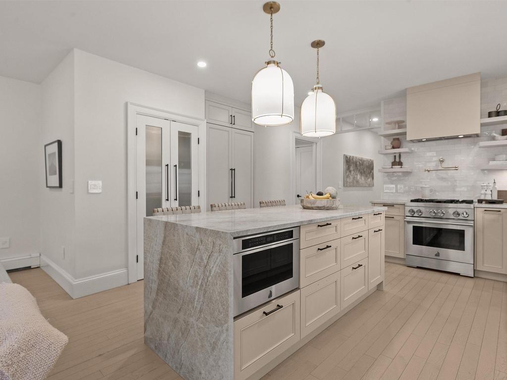 












6029 Inglis Street

,
Halifax,




NS
B3H 1K9

