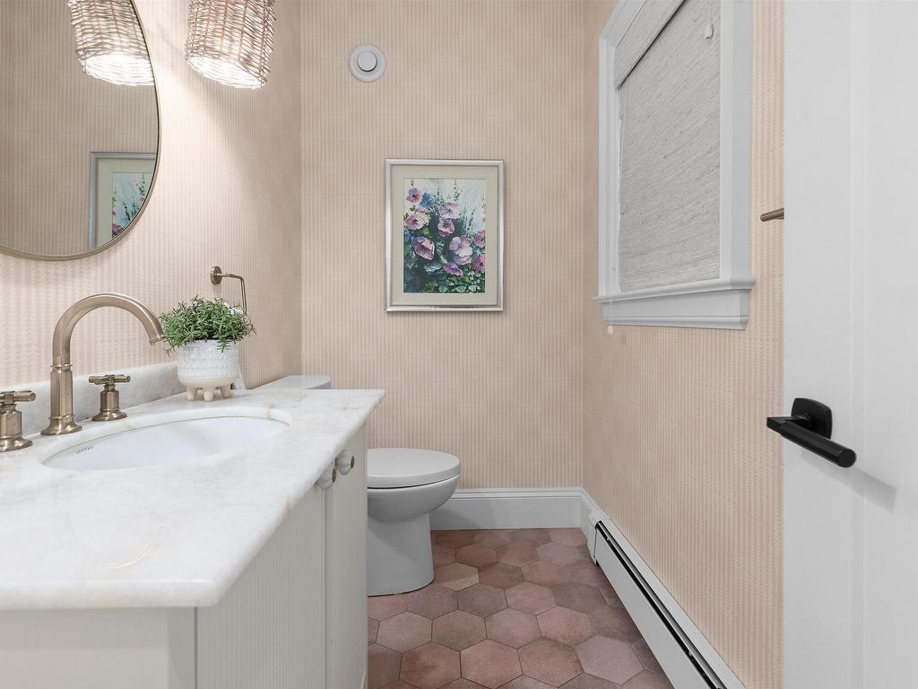 












6029 Inglis Street

,
Halifax,




NS
B3H 1K9

