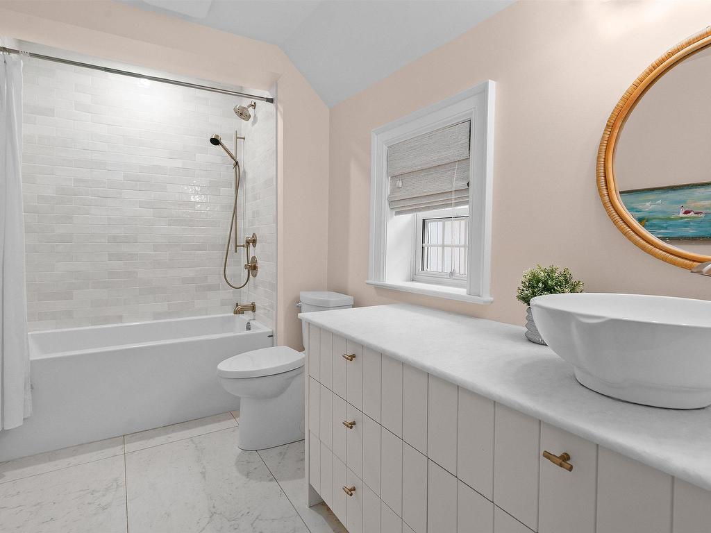 












6029 Inglis Street

,
Halifax,




NS
B3H 1K9

