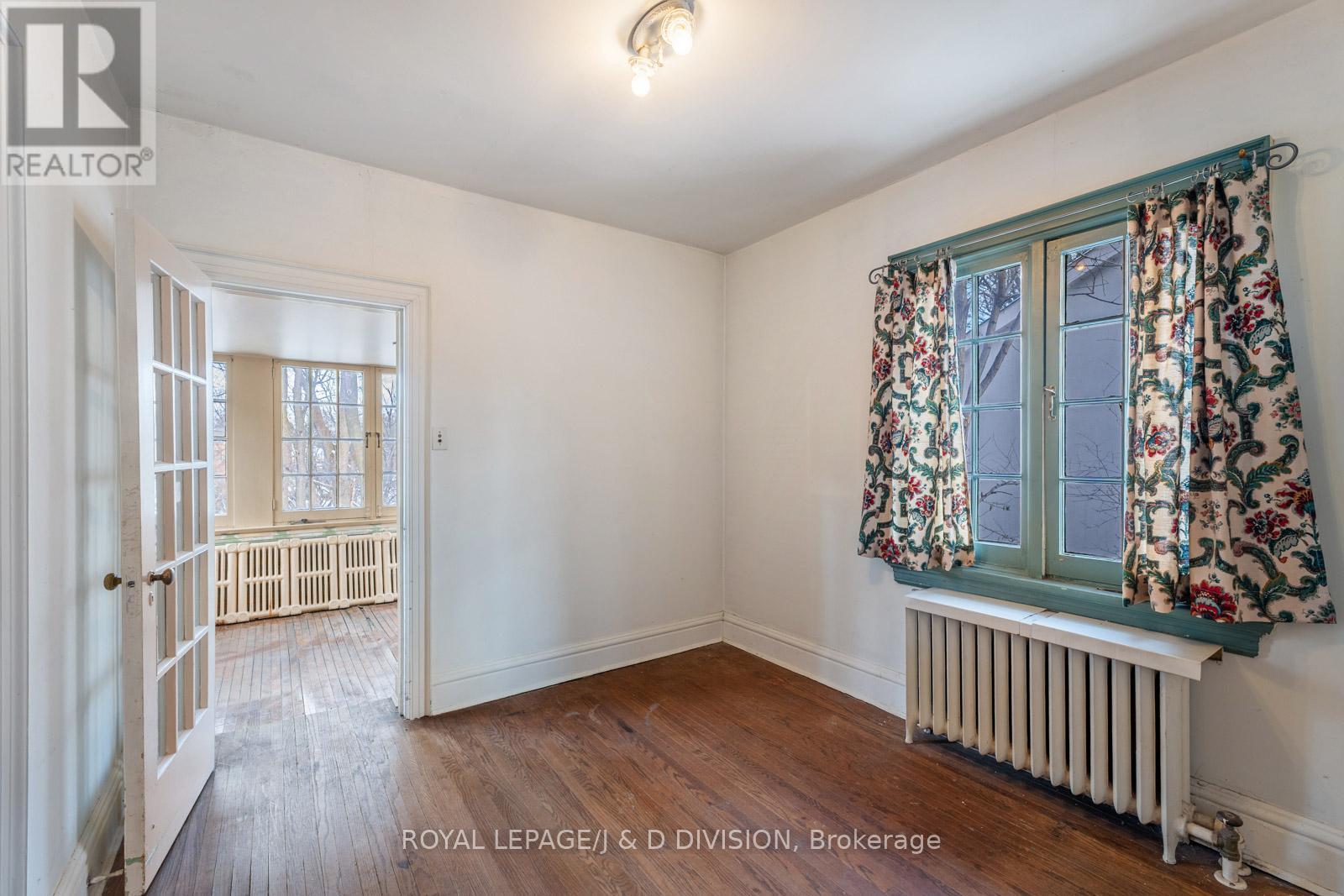 












64 HEATHDALE ROAD

,
Toronto,




Ontario
M6C1M8

