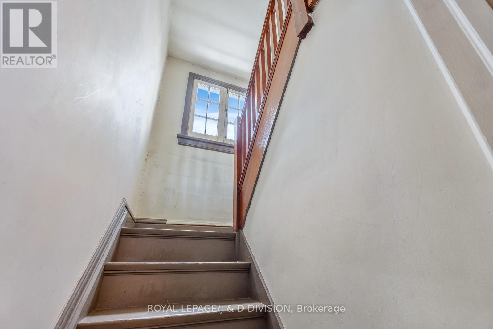 












64 HEATHDALE ROAD

,
Toronto,




Ontario
M6C1M8

