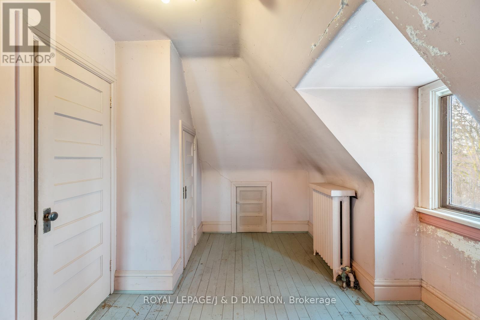 












64 HEATHDALE ROAD

,
Toronto,




Ontario
M6C1M8

