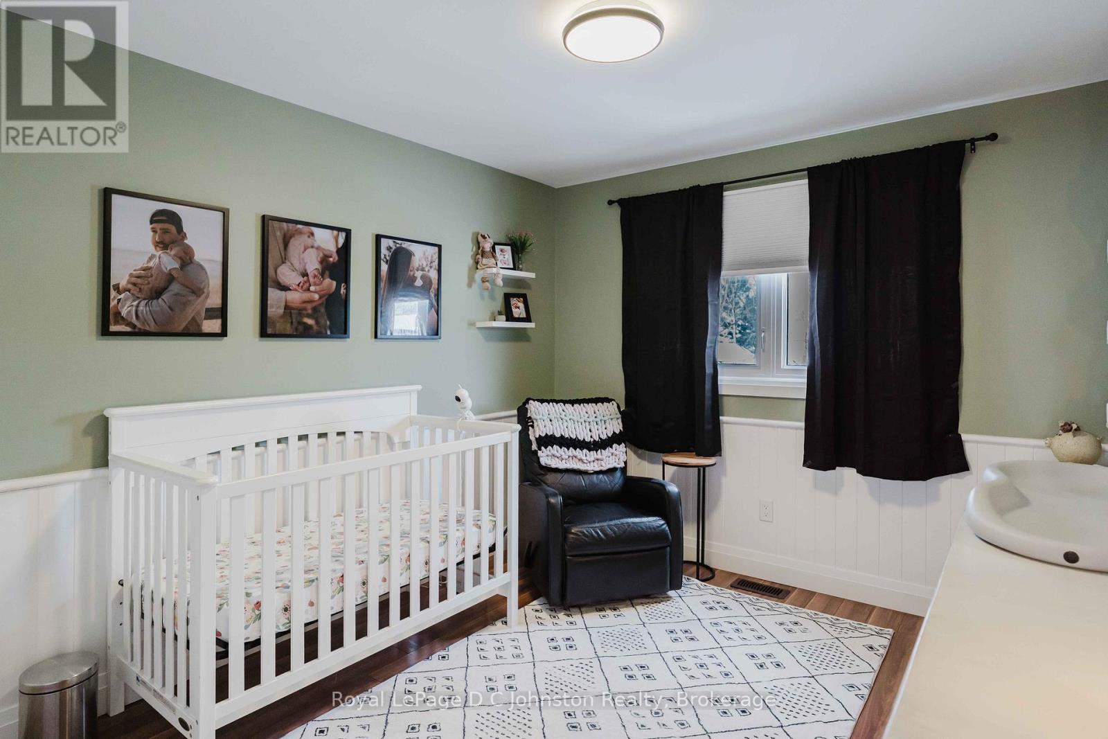 












33 ALICE STREET

,
South Bruce Peninsula,




Ontario
N0H1A0

