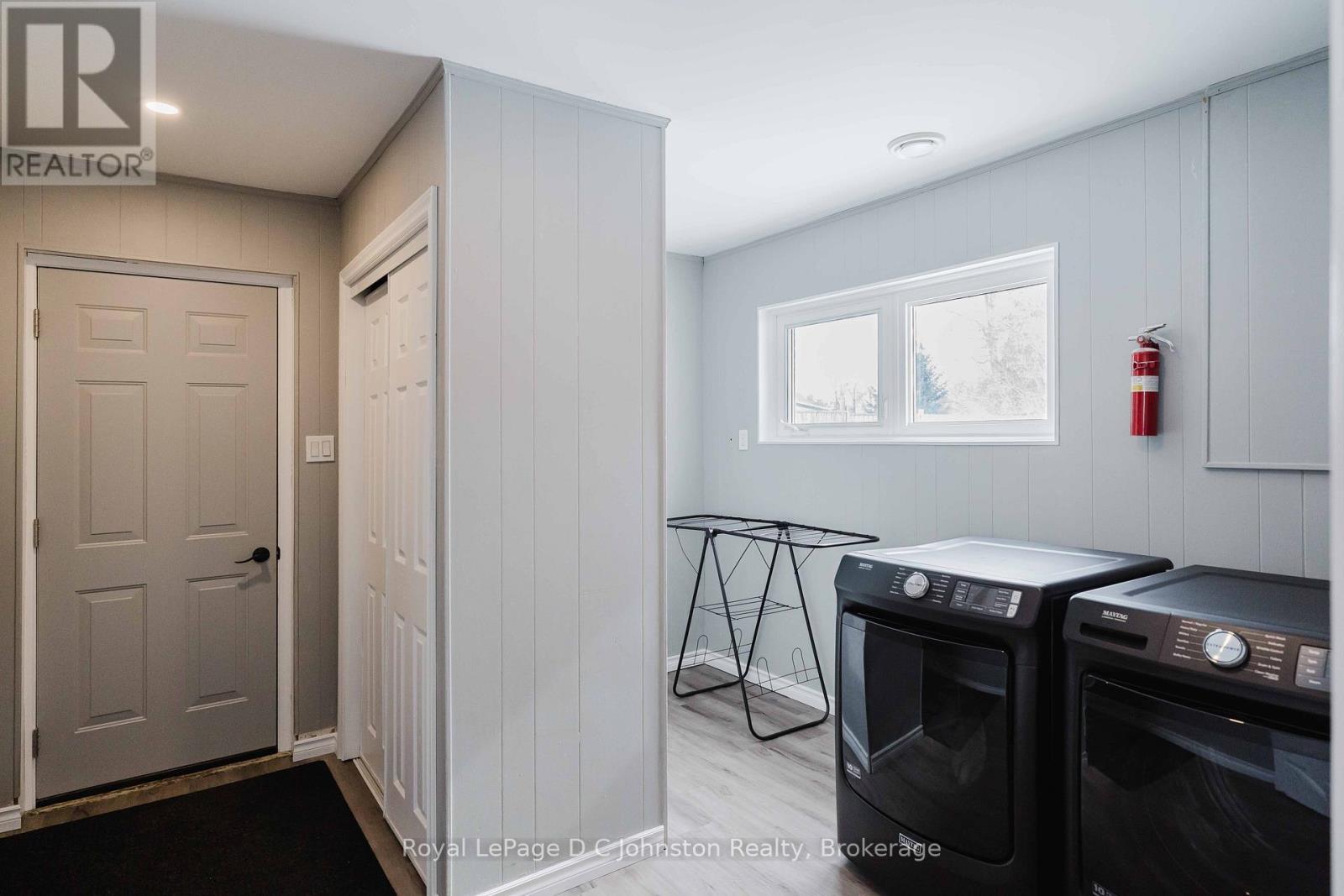 












33 ALICE STREET

,
South Bruce Peninsula,




Ontario
N0H1A0

