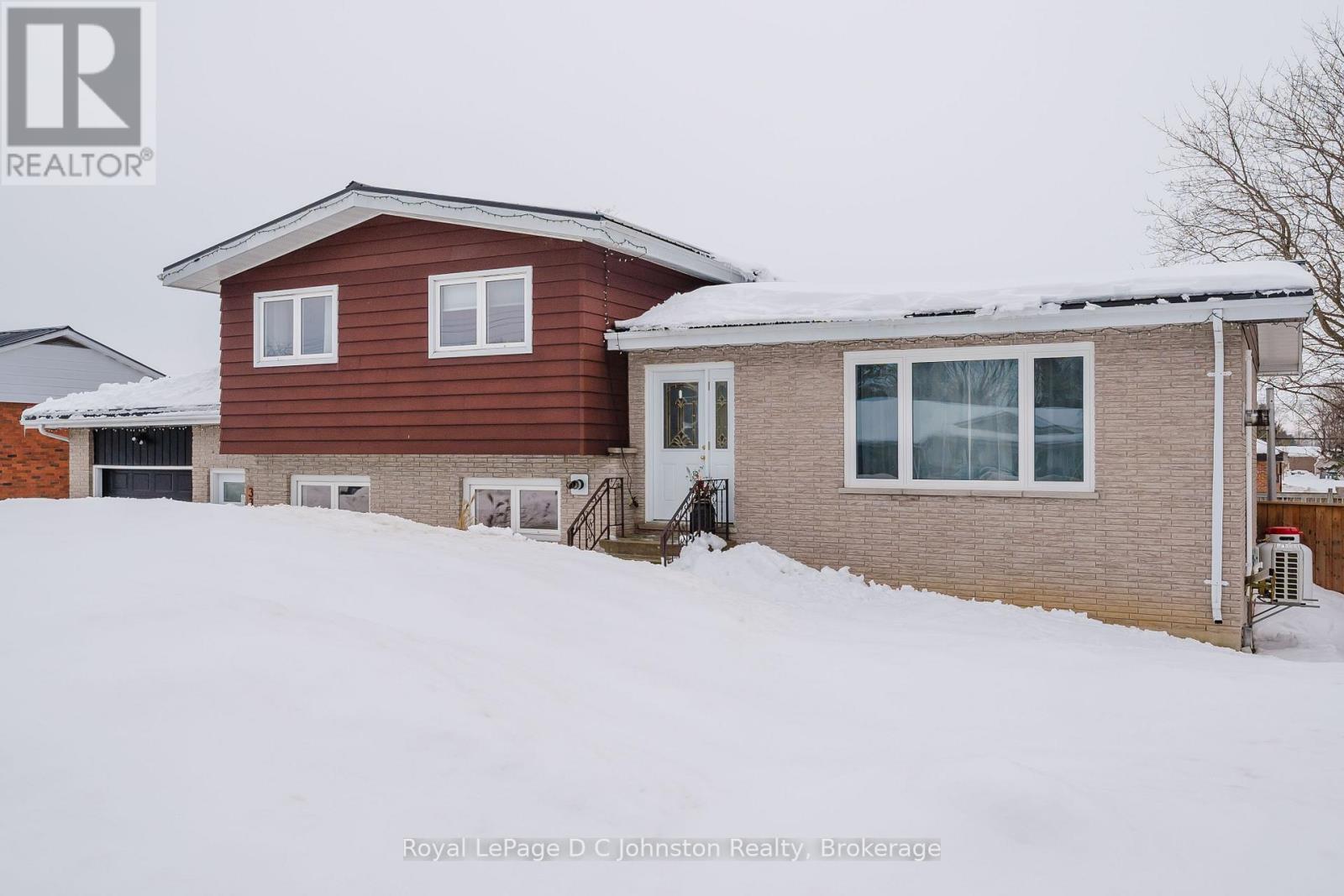 












33 ALICE STREET

,
South Bruce Peninsula,




Ontario
N0H1A0


