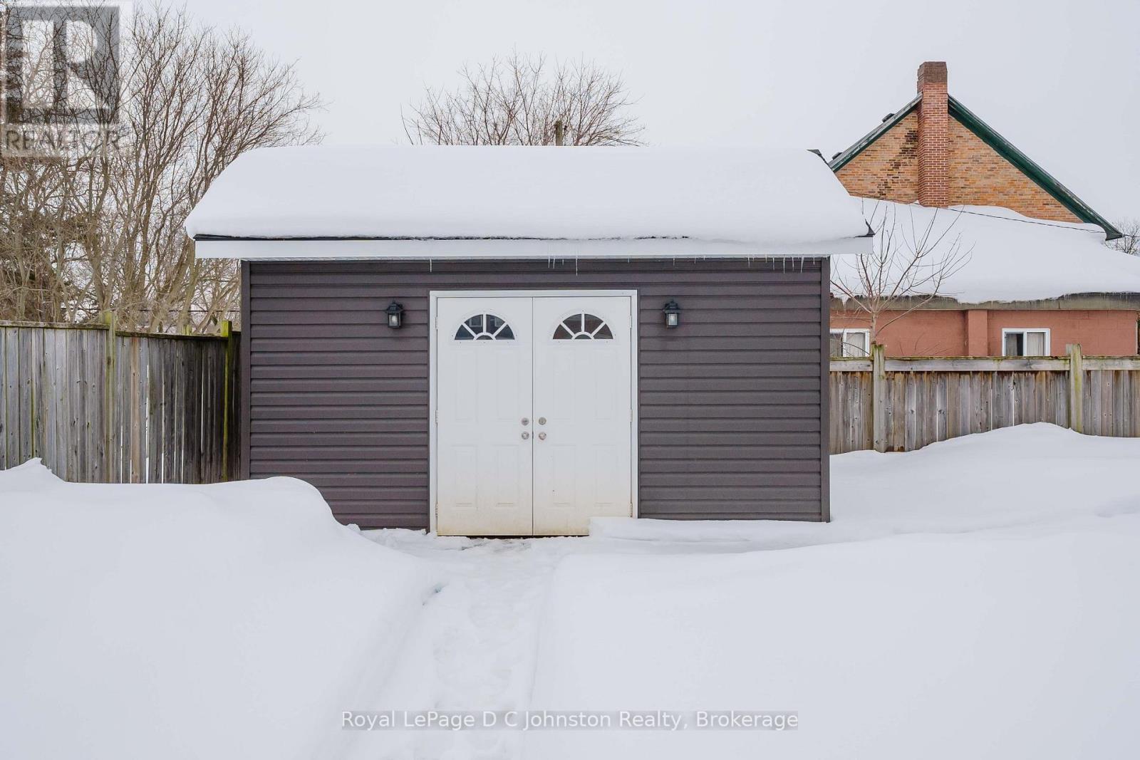 












33 ALICE STREET

,
South Bruce Peninsula,




Ontario
N0H1A0

