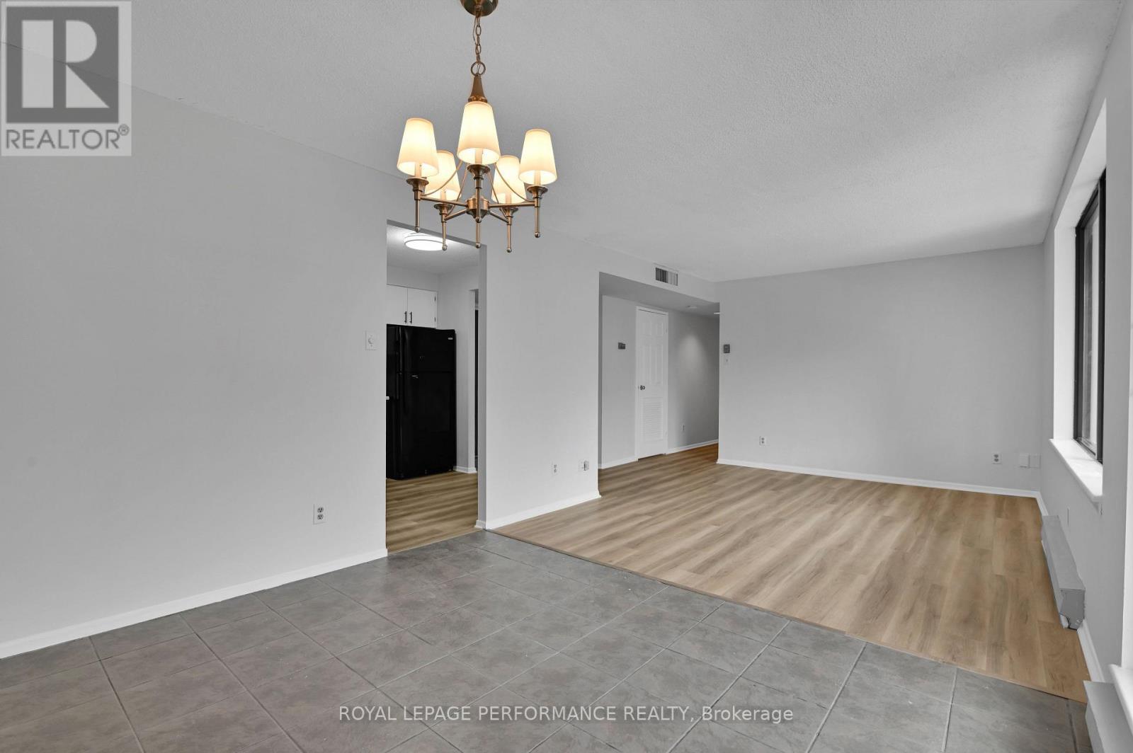 












1701 - 470 LAURIER AVENUE W

,
Ottawa,




Ontario
K1R7W9

