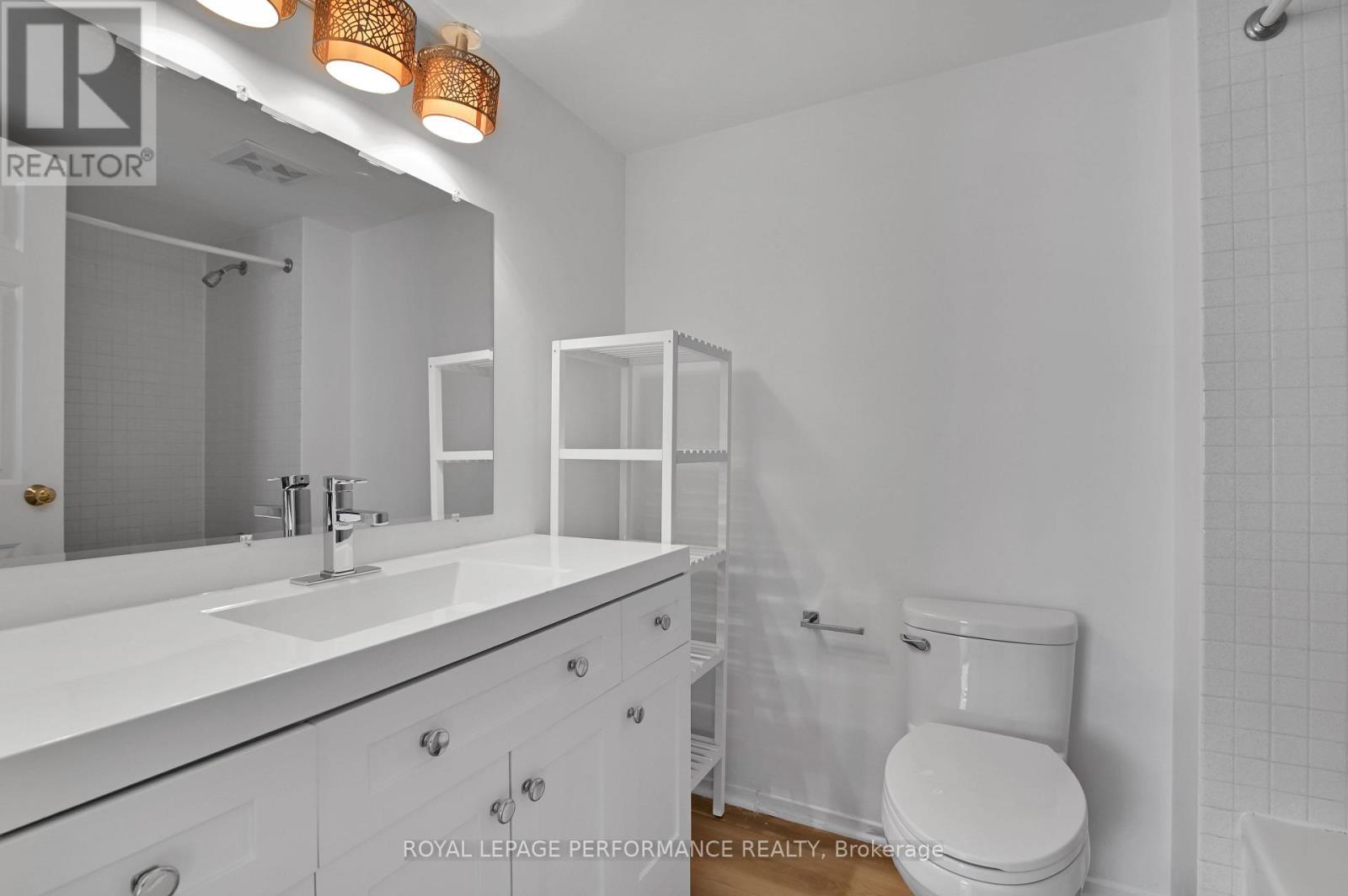 












1701 - 470 LAURIER AVENUE W

,
Ottawa,




Ontario
K1R7W9

