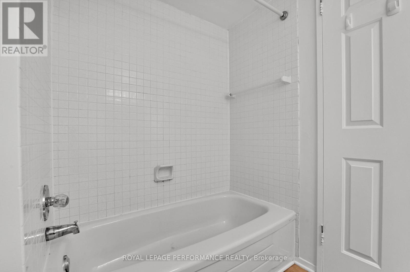 












1701 - 470 LAURIER AVENUE W

,
Ottawa,




Ontario
K1R7W9

