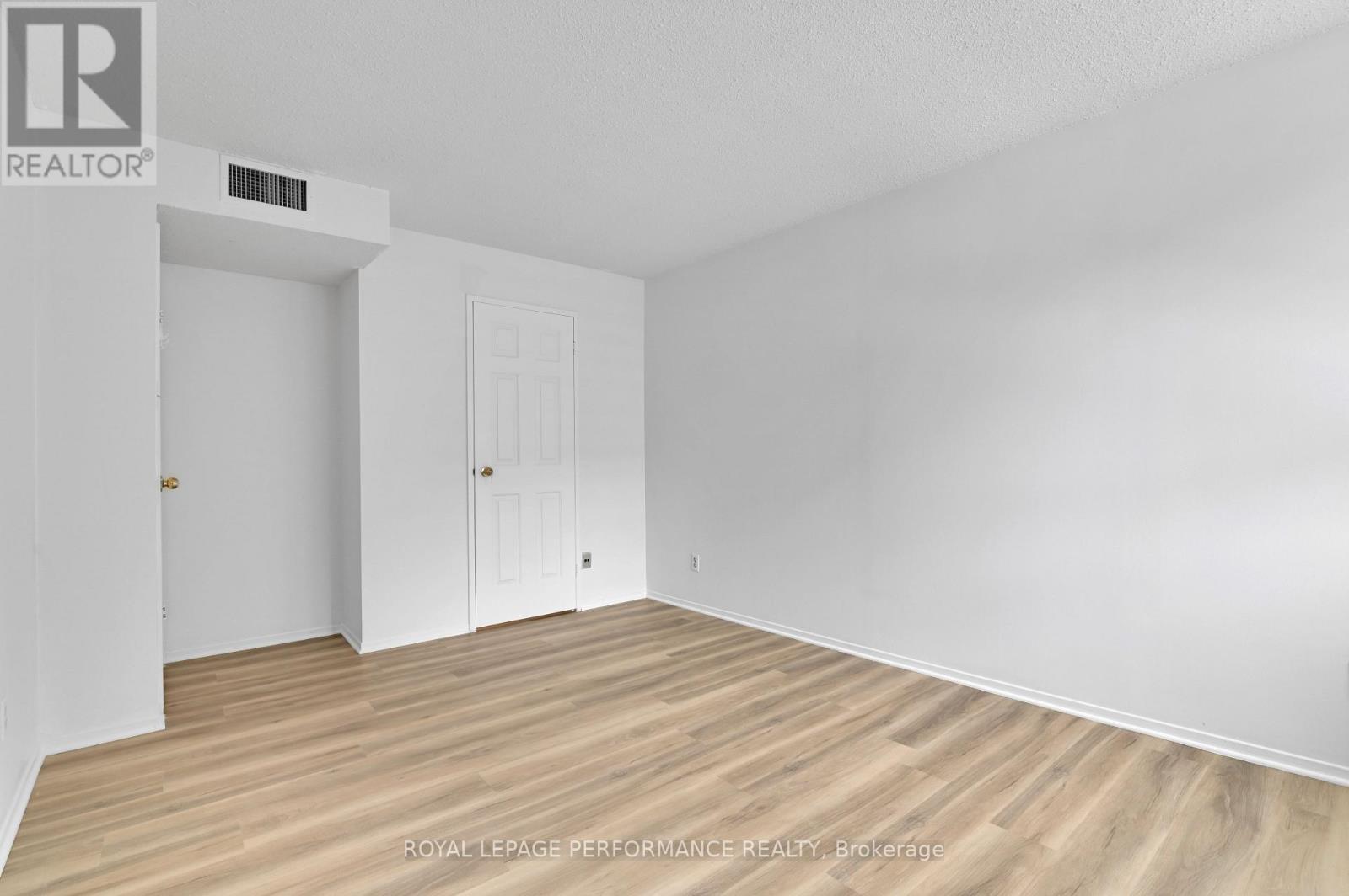 












1701 - 470 LAURIER AVENUE W

,
Ottawa,




Ontario
K1R7W9

