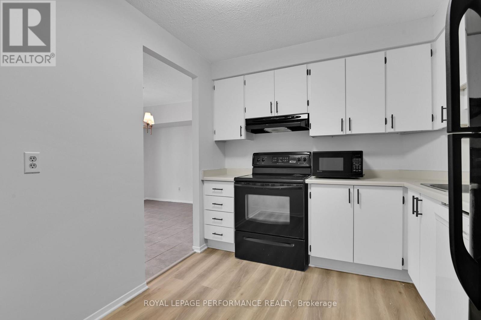 












1701 - 470 LAURIER AVENUE W

,
Ottawa,




Ontario
K1R7W9

