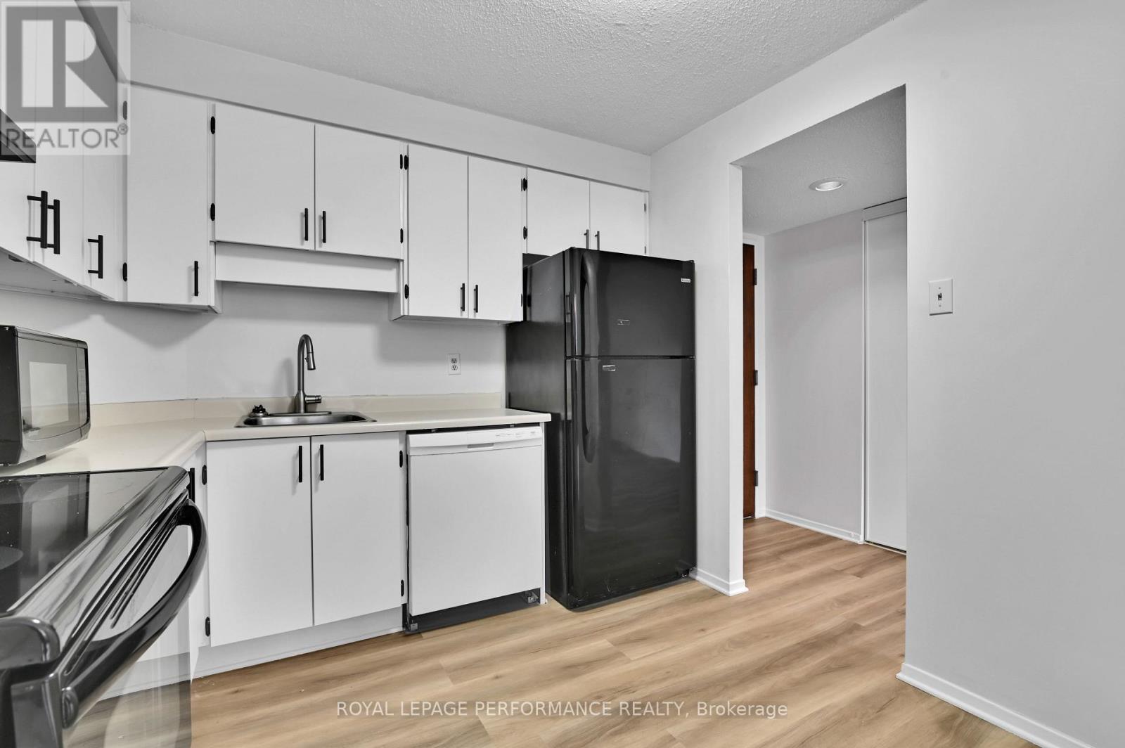 












1701 - 470 LAURIER AVENUE W

,
Ottawa,




Ontario
K1R7W9


