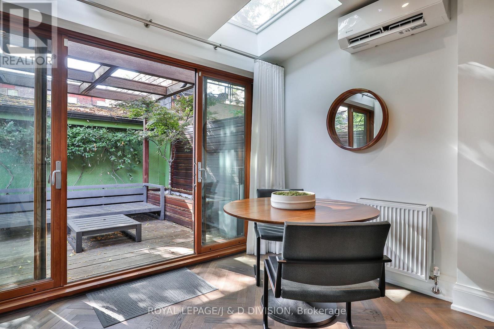 












69 SULLIVAN STREET

,
Toronto,




Ontario
M5T1C2

