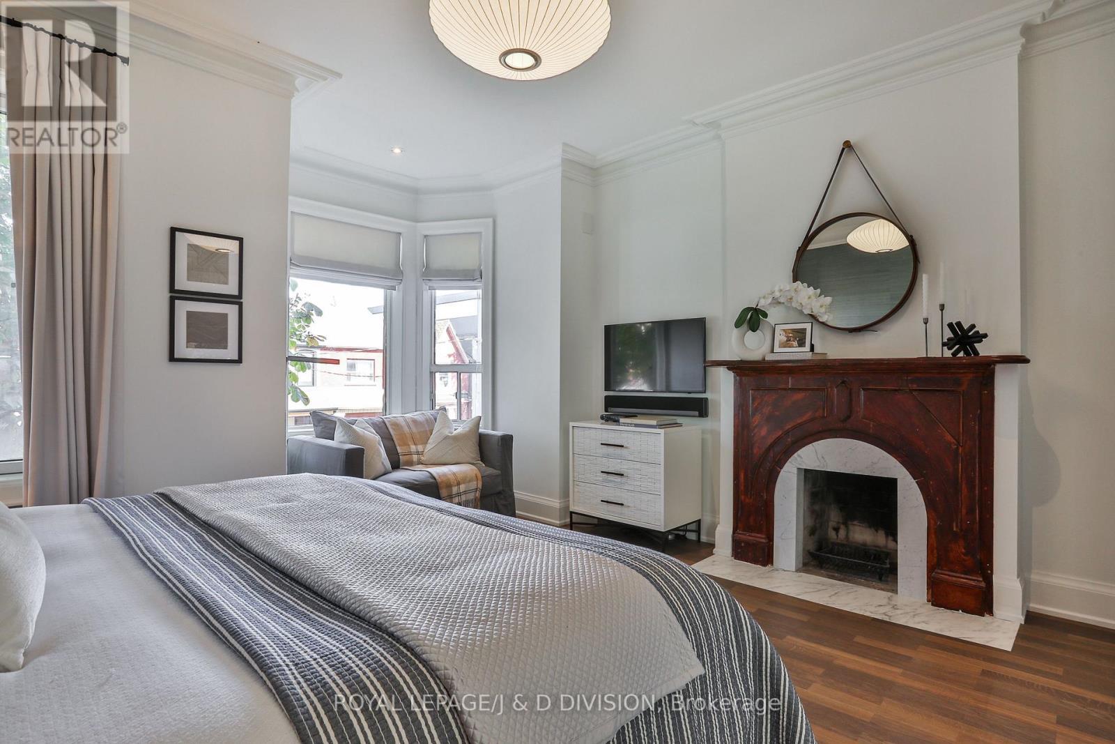 












69 SULLIVAN STREET

,
Toronto,




Ontario
M5T1C2

