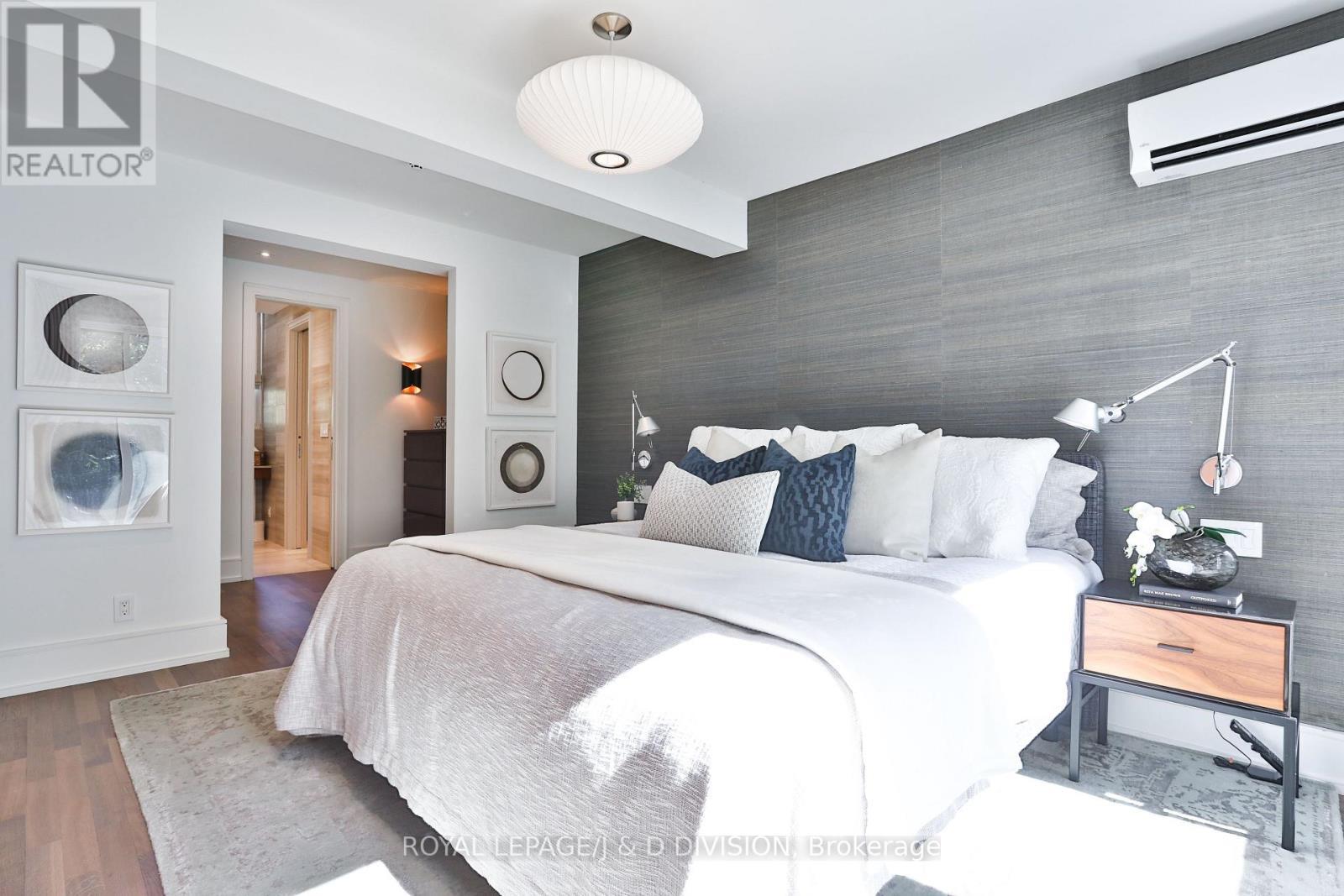 












69 SULLIVAN STREET

,
Toronto,




Ontario
M5T1C2

