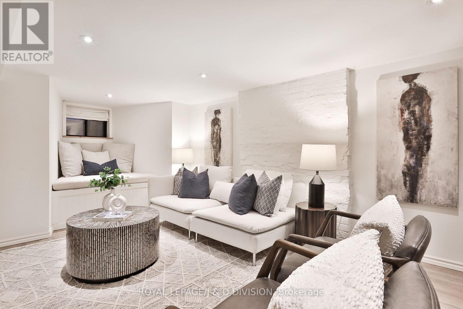 












69 SULLIVAN STREET

,
Toronto,




Ontario
M5T1C2

