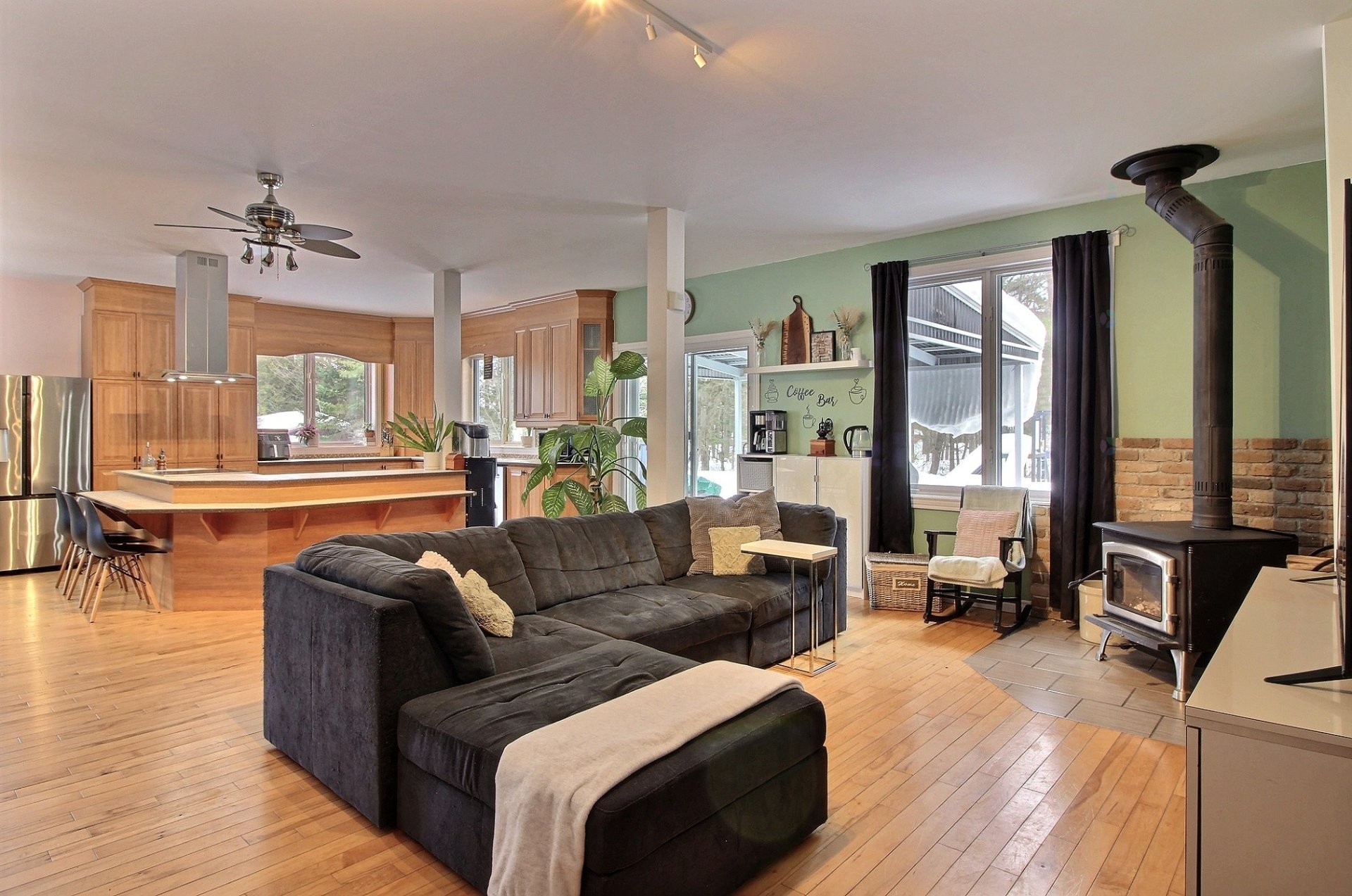 









1800


Route 337

,
Sainte-Julienne,




QC
J0K2T0


