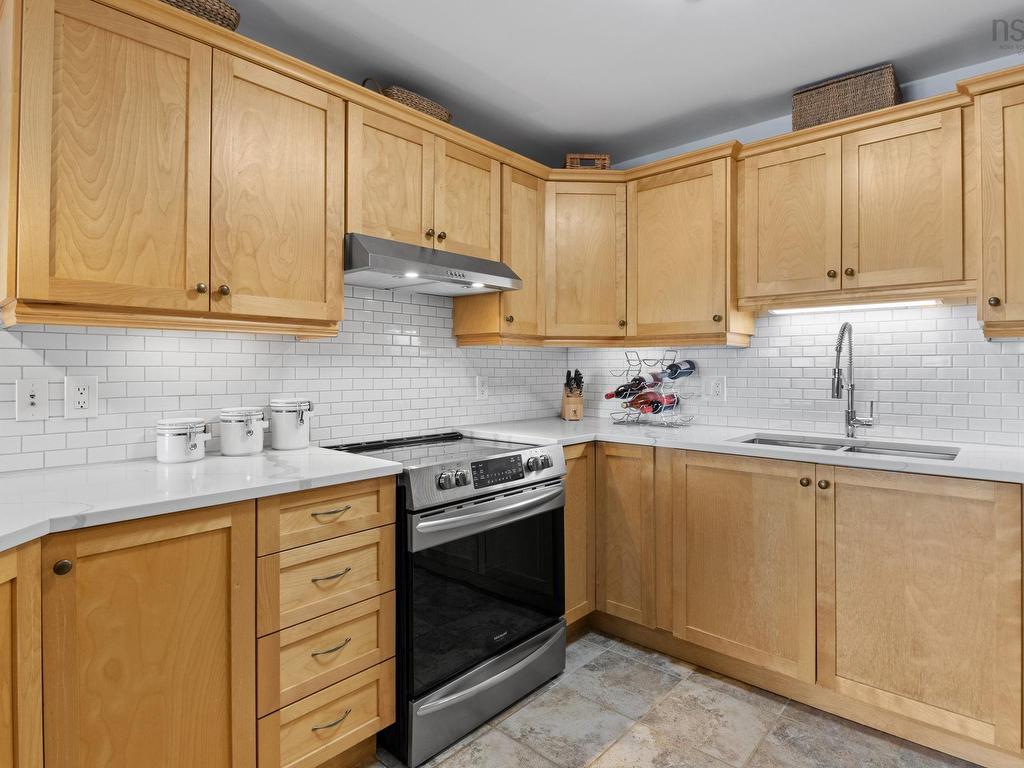 












306 77 Russell Lake

,
Dartmouth,




NS
B2W 6R8

