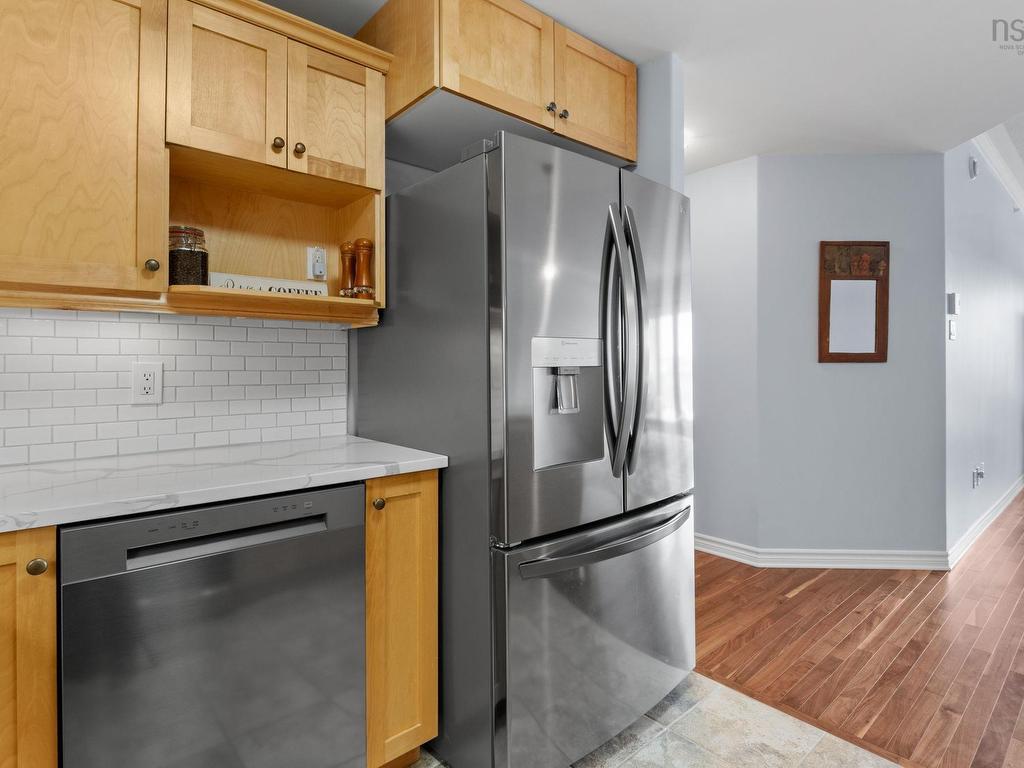 












306 77 Russell Lake

,
Dartmouth,




NS
B2W 6R8

