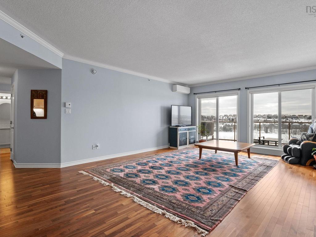 












306 77 Russell Lake

,
Dartmouth,




NS
B2W 6R8

