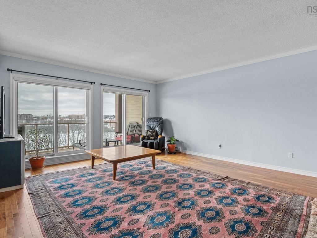 












306 77 Russell Lake

,
Dartmouth,




NS
B2W 6R8

