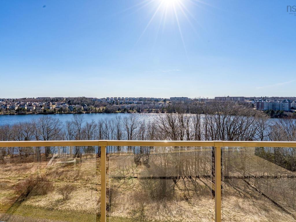 












306 77 Russell Lake

,
Dartmouth,




NS
B2W 6R8

