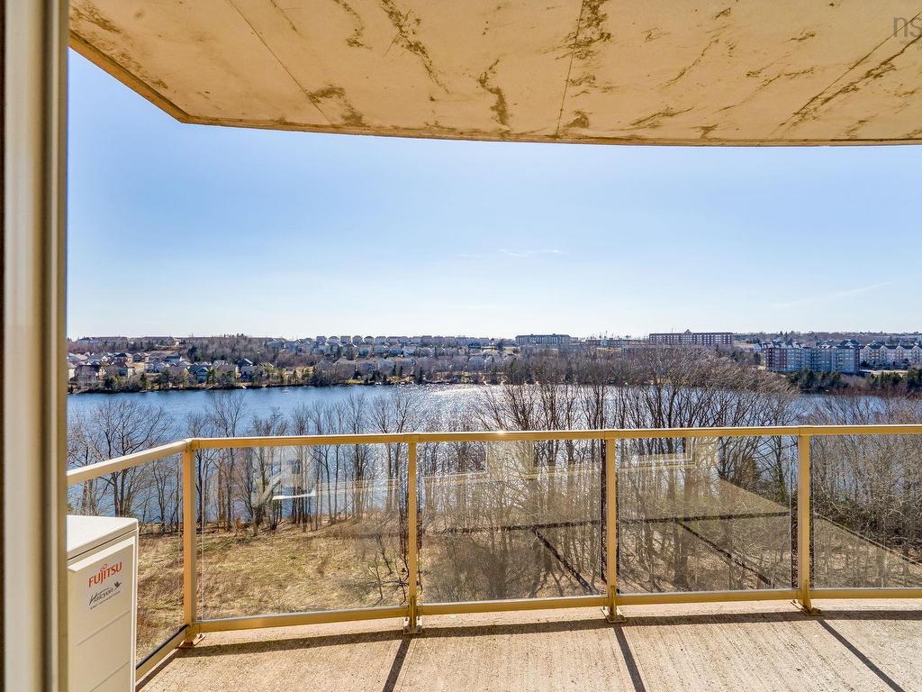 












306 77 Russell Lake

,
Dartmouth,




NS
B2W 6R8

