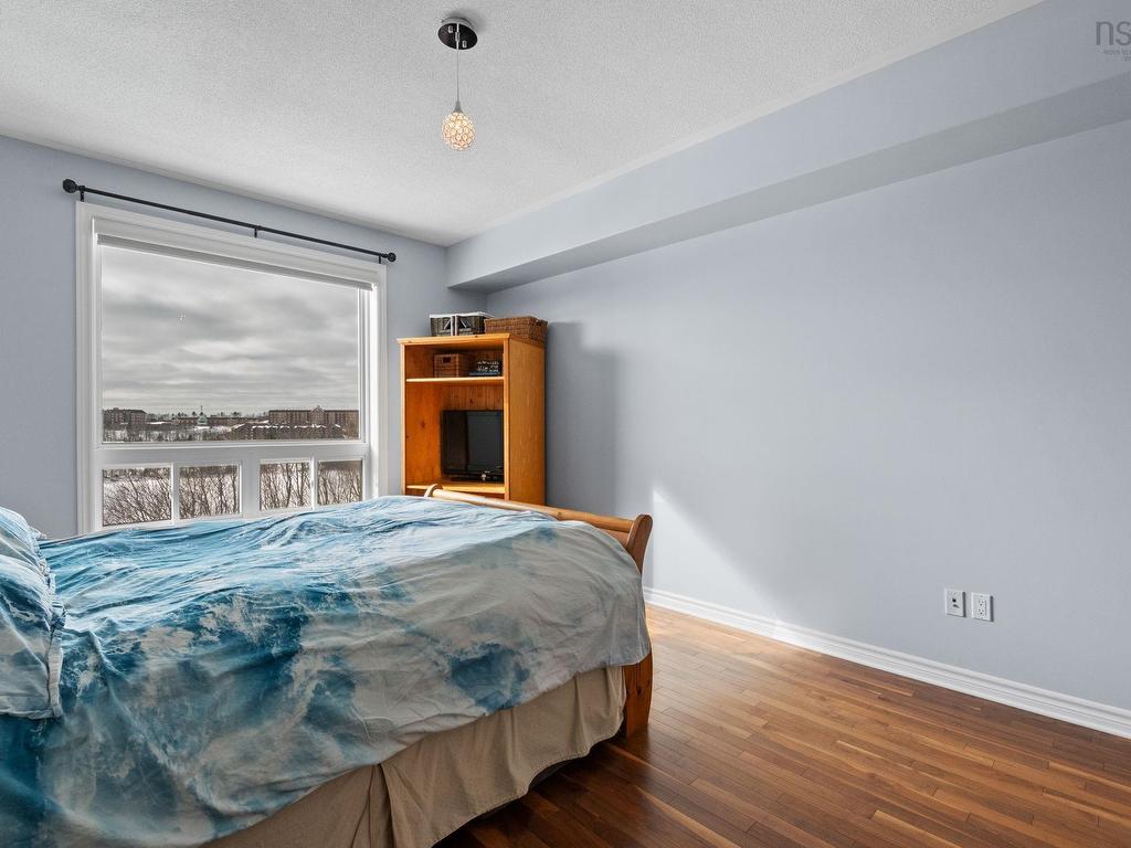 












306 77 Russell Lake

,
Dartmouth,




NS
B2W 6R8

