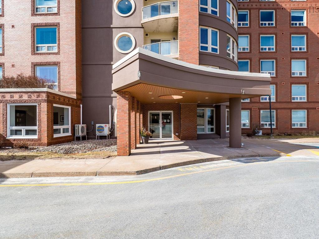 












306 77 Russell Lake

,
Dartmouth,




NS
B2W 6R8

