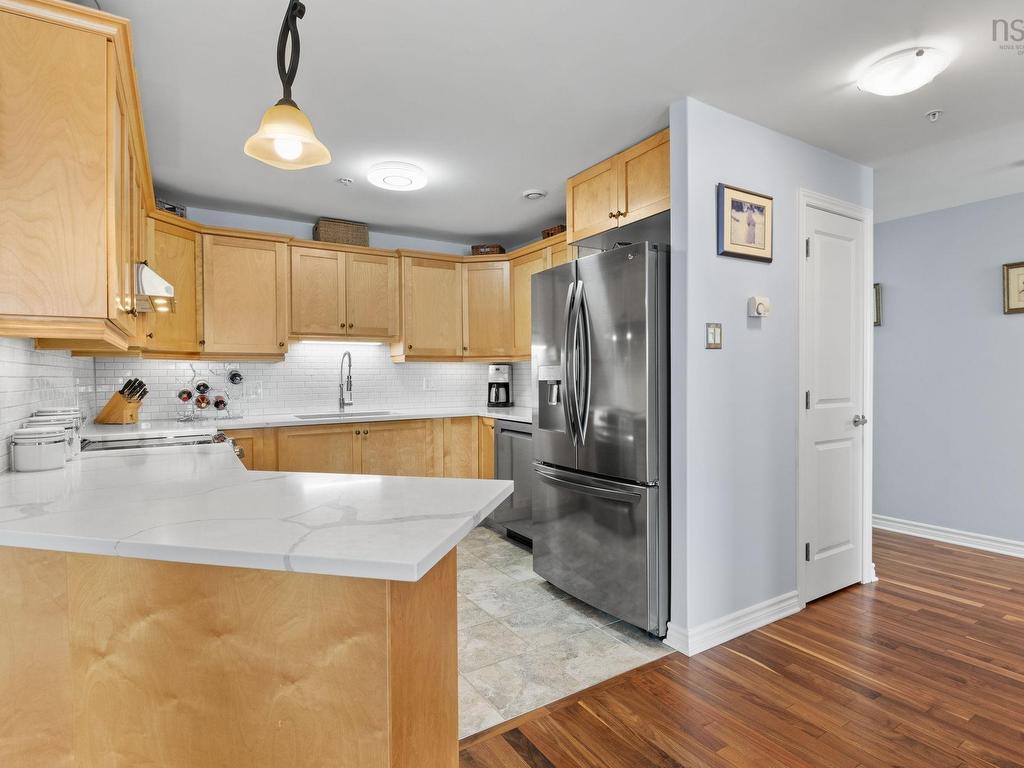 












306 77 Russell Lake

,
Dartmouth,




NS
B2W 6R8

