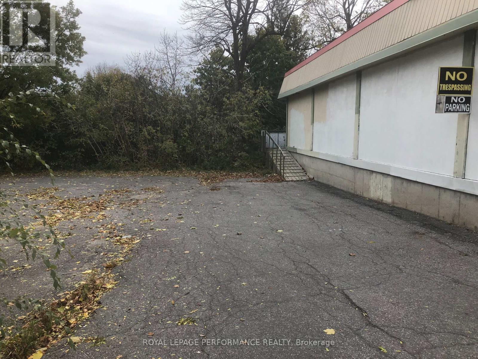 












1752 MONTREAL ROAD

,
Ottawa,




Ontario
K1J6N3

