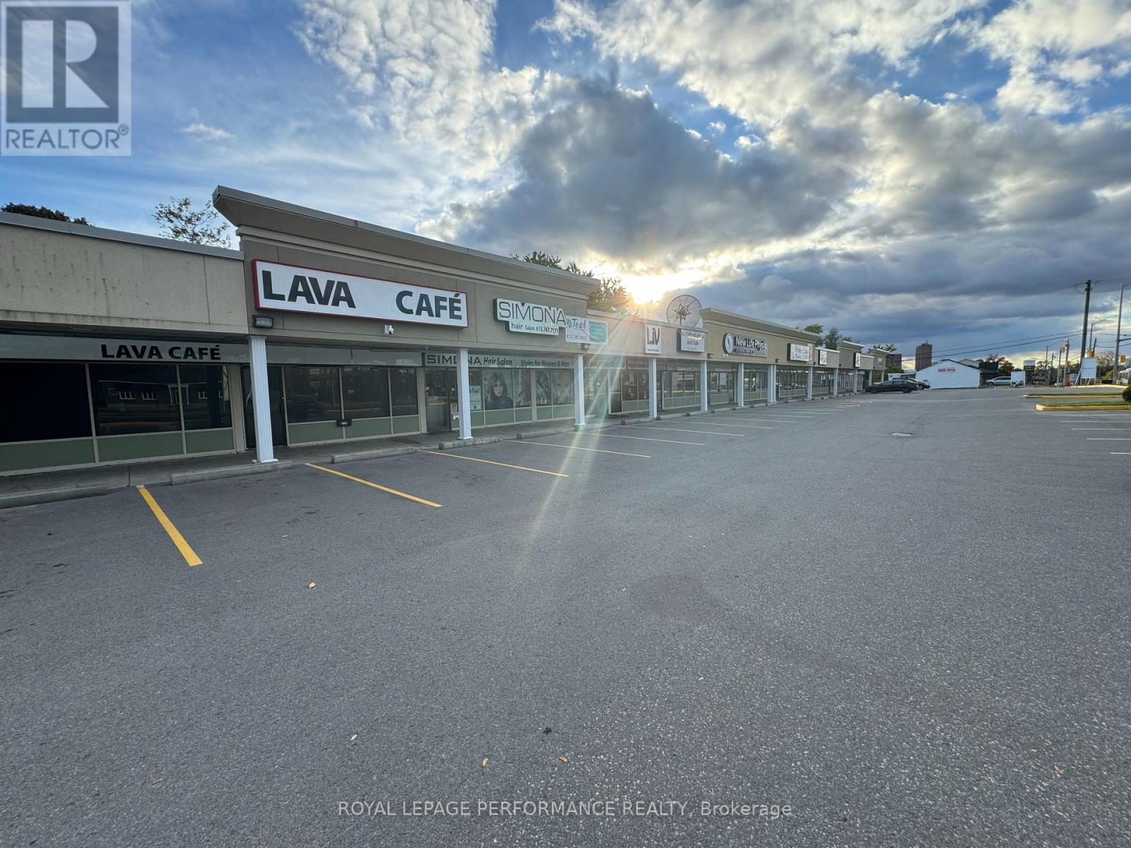 












1752 MONTREAL ROAD

,
Ottawa,




Ontario
K1J6N3

