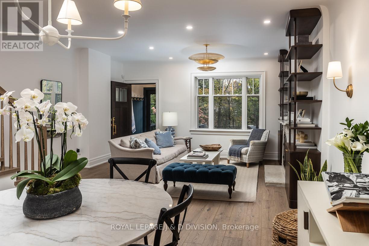 












102 SHAFTESBURY AVENUE

,
Toronto,




Ontario
M4T1A5

