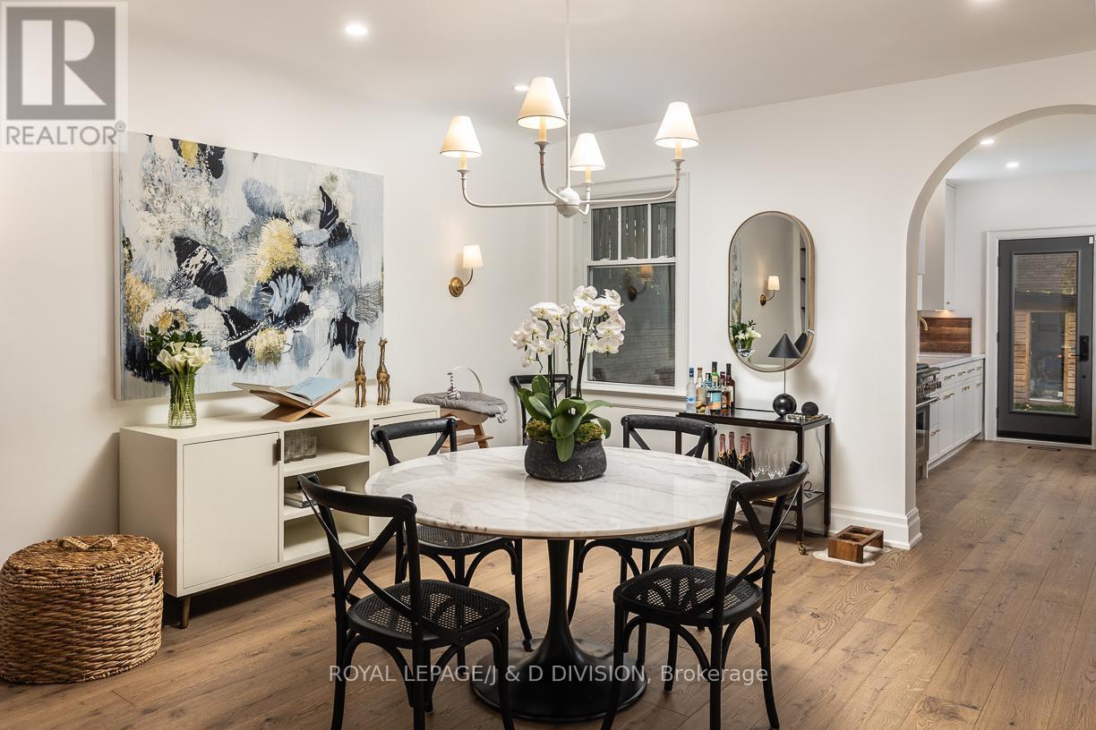 












102 SHAFTESBURY AVENUE

,
Toronto,




Ontario
M4T1A5

