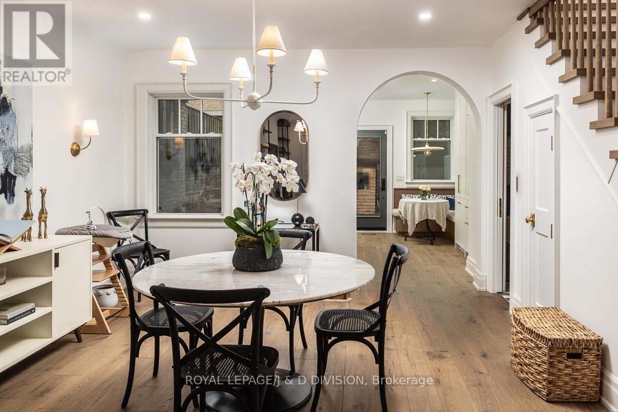 












102 SHAFTESBURY AVENUE

,
Toronto,




Ontario
M4T1A5

