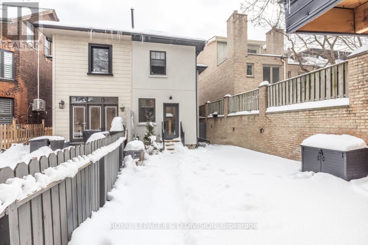 












102 SHAFTESBURY AVENUE

,
Toronto,




Ontario
M4T1A5

