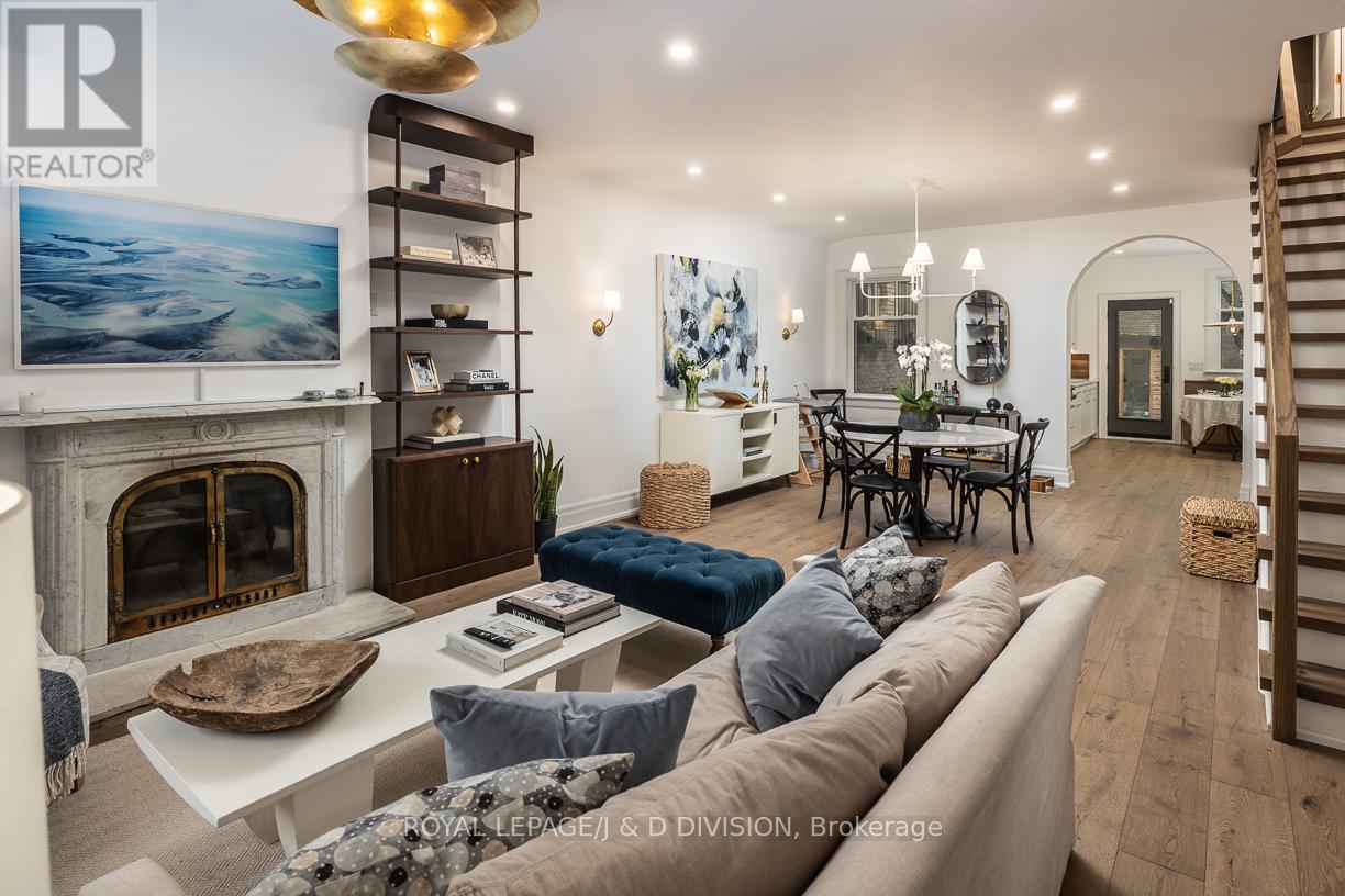 












102 SHAFTESBURY AVENUE

,
Toronto,




Ontario
M4T1A5

