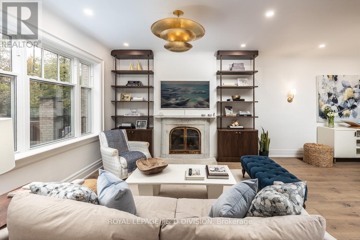 












102 SHAFTESBURY AVENUE

,
Toronto,




Ontario
M4T1A5

