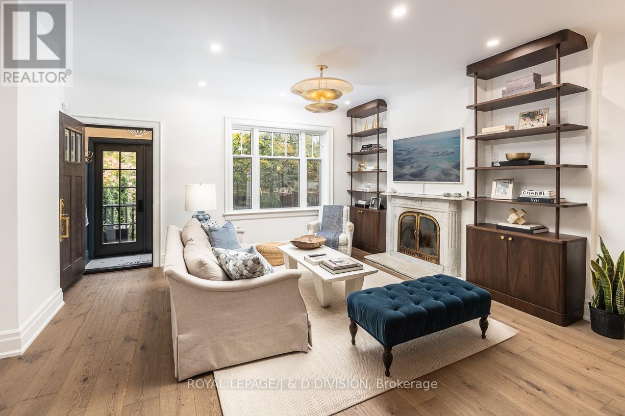 












102 SHAFTESBURY AVENUE

,
Toronto,




Ontario
M4T1A5

