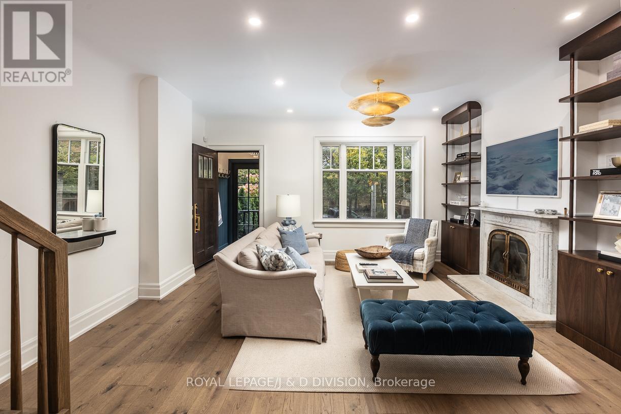 












102 SHAFTESBURY AVENUE

,
Toronto,




Ontario
M4T1A5

