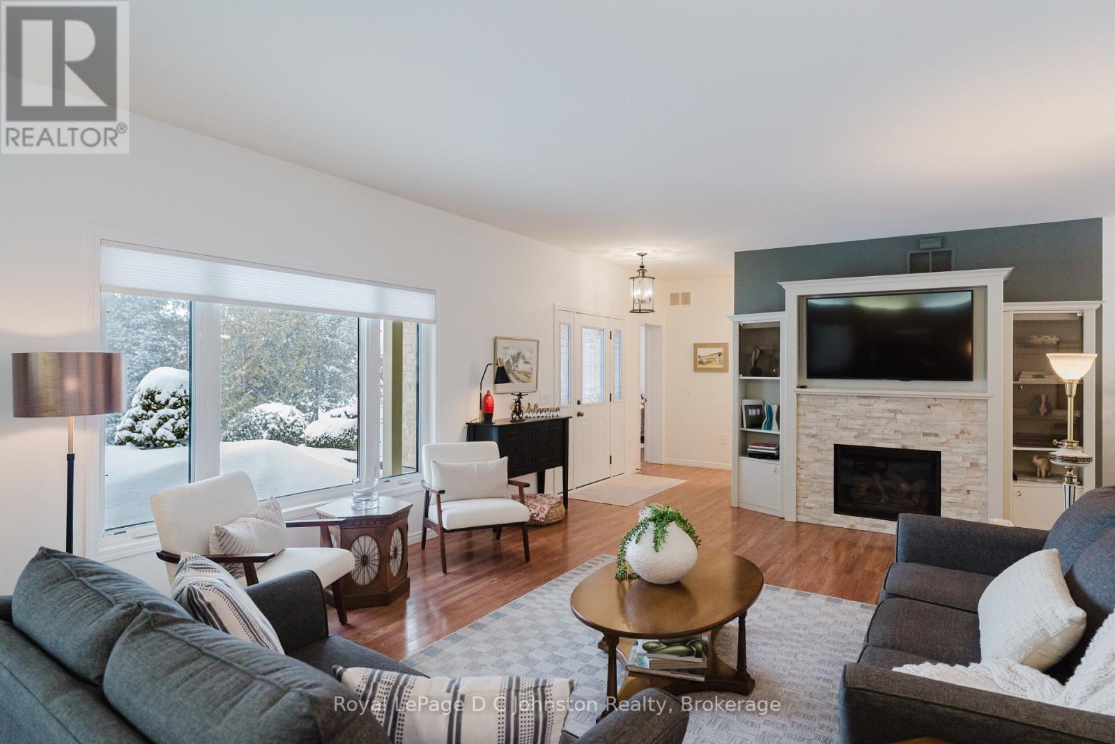 












60 MIRAMICHI BAY ROAD

,
Saugeen Shores,




Ontario
N0H2C6

