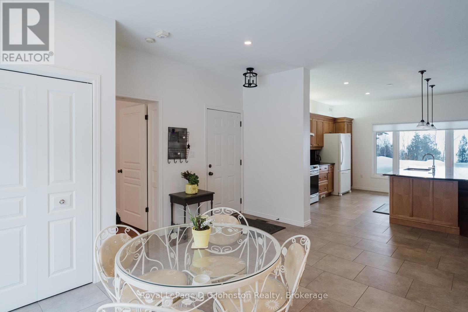 












60 MIRAMICHI BAY ROAD

,
Saugeen Shores,




Ontario
N0H2C6

