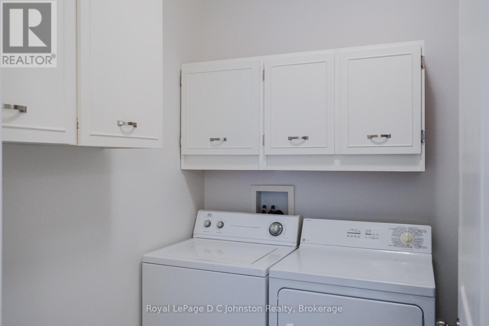 












60 MIRAMICHI BAY ROAD

,
Saugeen Shores,




Ontario
N0H2C6

