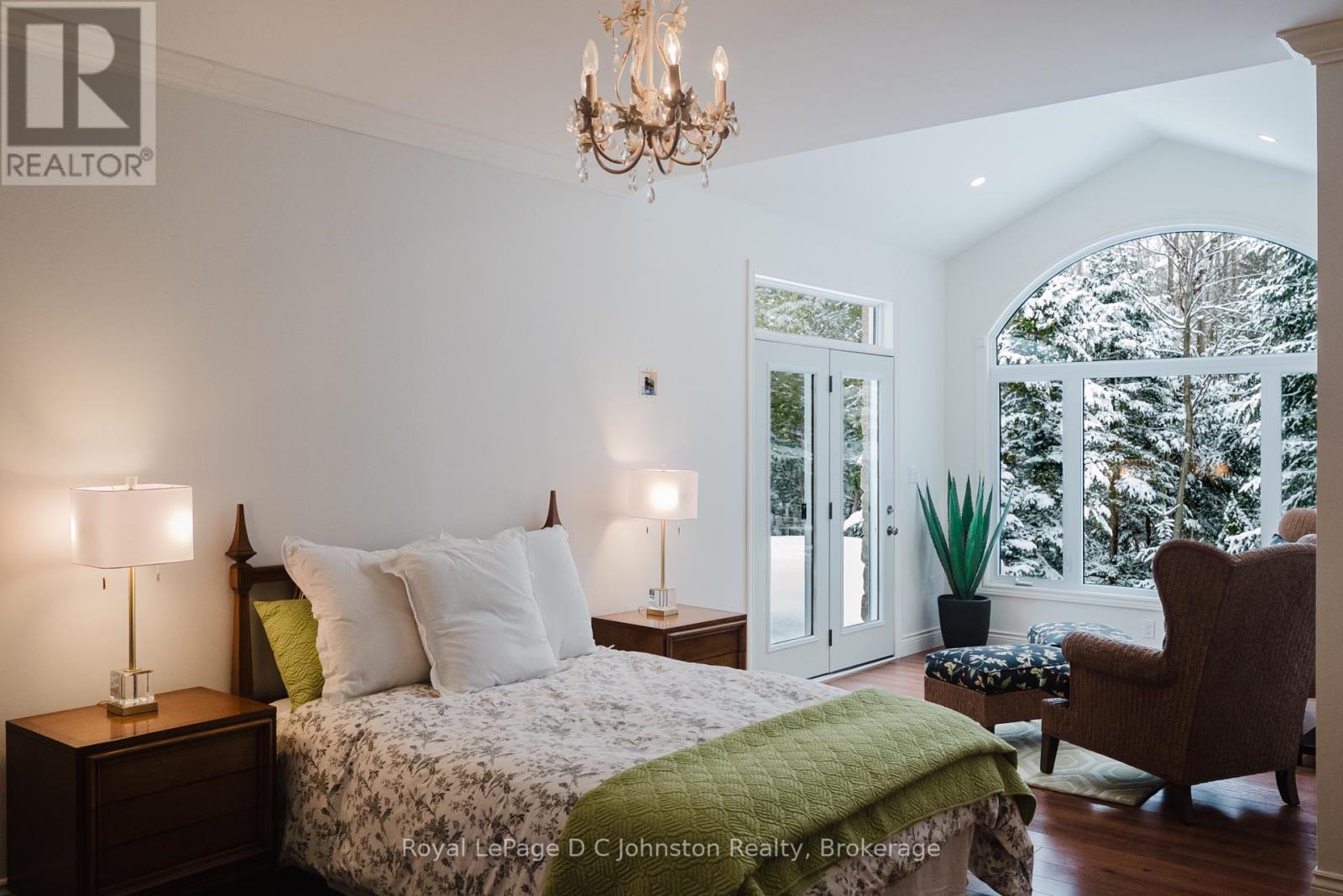 












60 MIRAMICHI BAY ROAD

,
Saugeen Shores,




Ontario
N0H2C6

