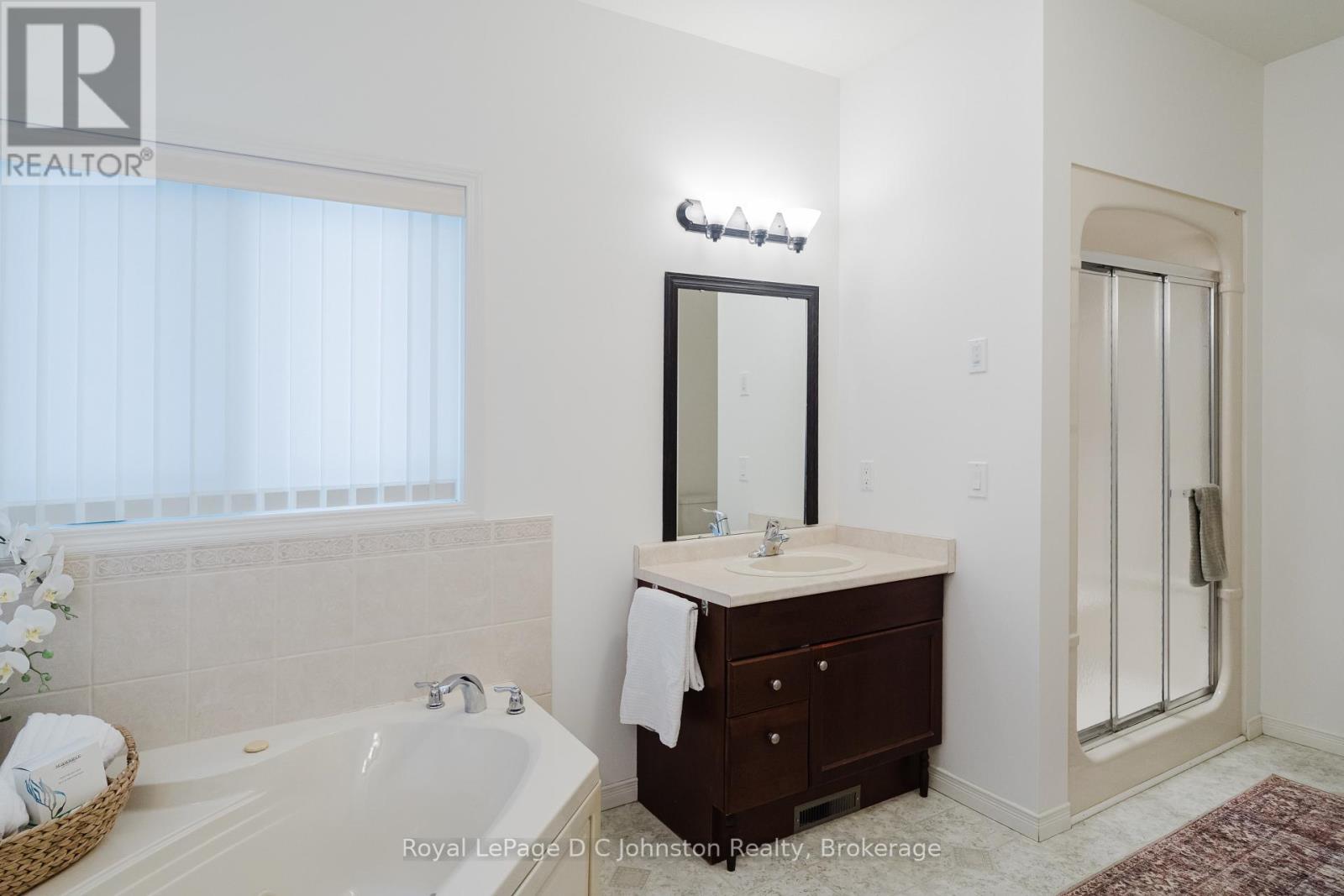 












60 MIRAMICHI BAY ROAD

,
Saugeen Shores,




Ontario
N0H2C6

