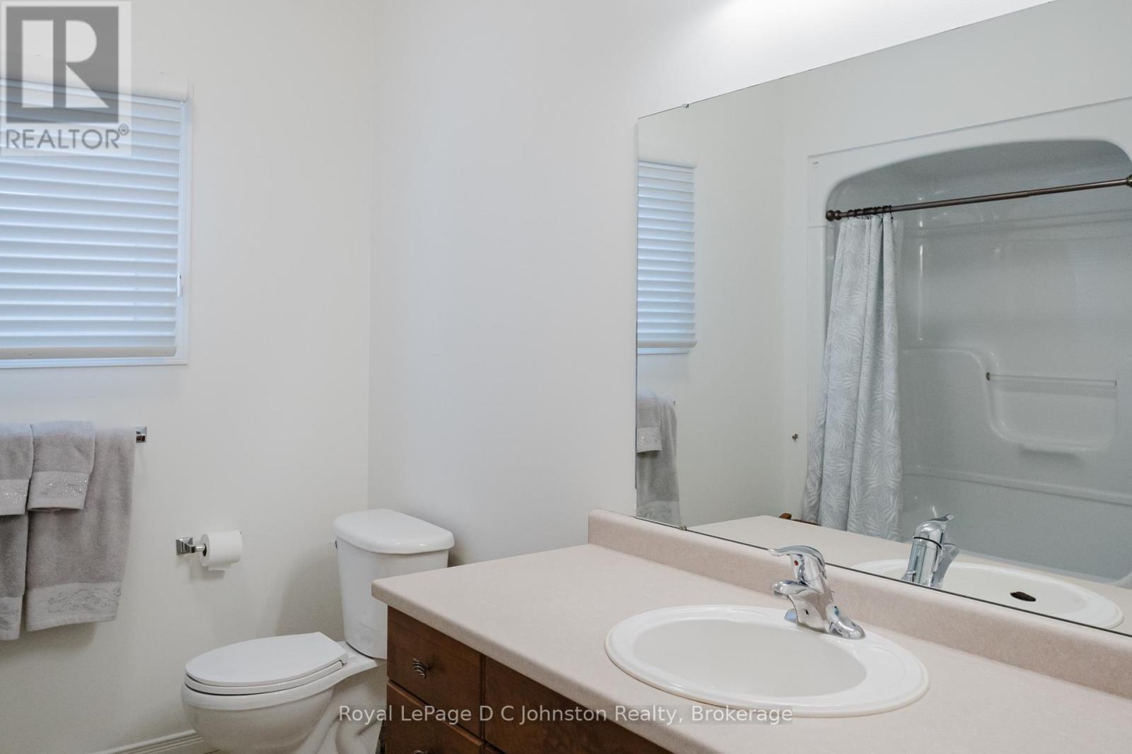 












60 MIRAMICHI BAY ROAD

,
Saugeen Shores,




Ontario
N0H2C6

