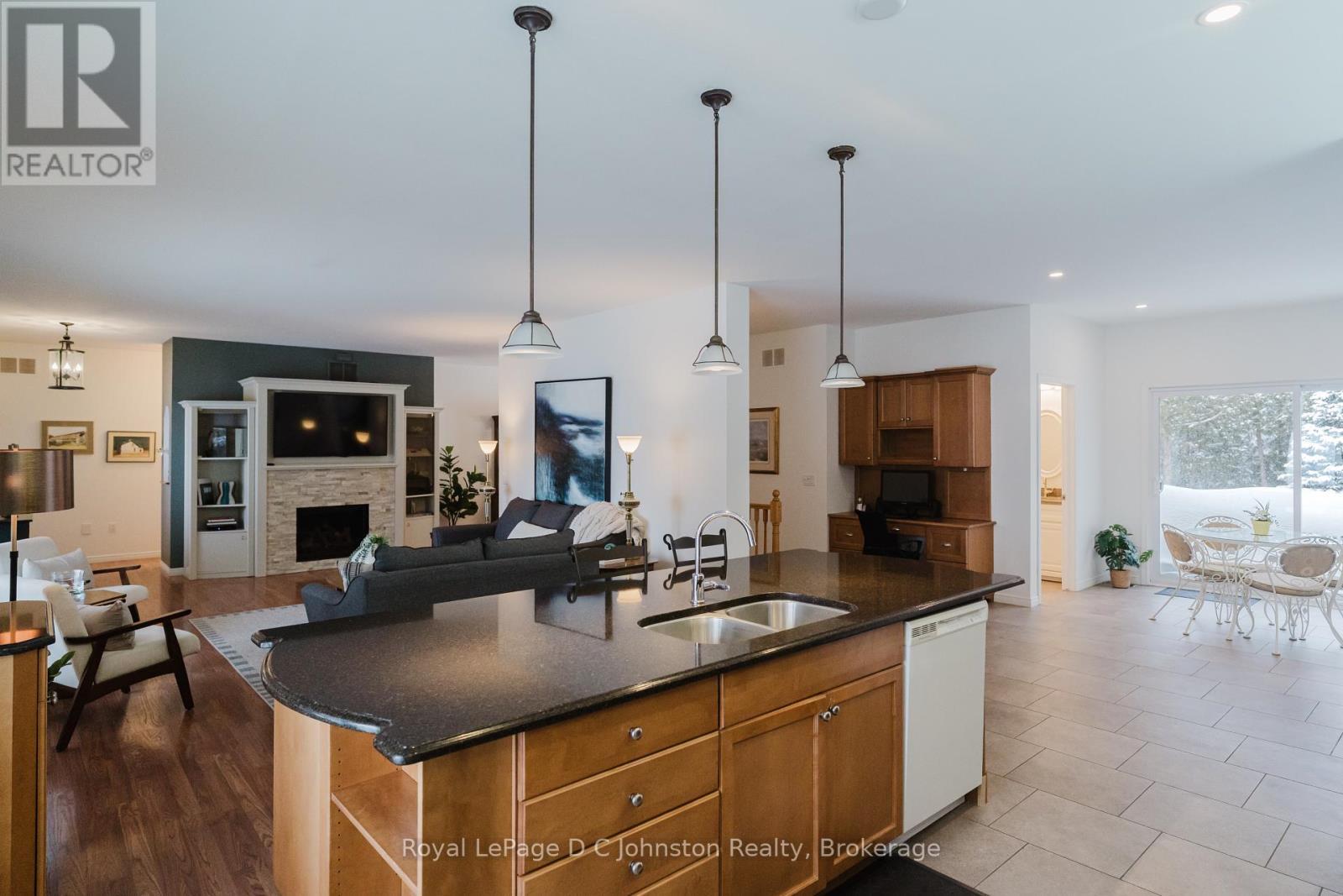 












60 MIRAMICHI BAY ROAD

,
Saugeen Shores,




Ontario
N0H2C6

