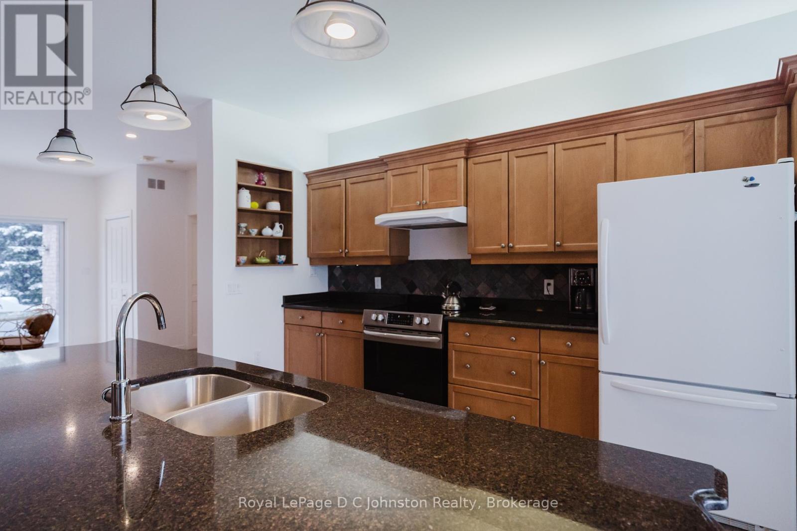 












60 MIRAMICHI BAY ROAD

,
Saugeen Shores,




Ontario
N0H2C6

