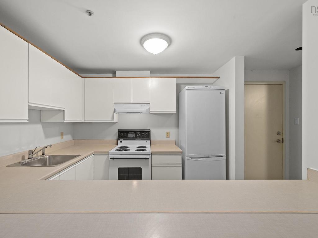 












208 1326 LOWER WATER Street

,
Halifax,




NS
B3J 3R3

